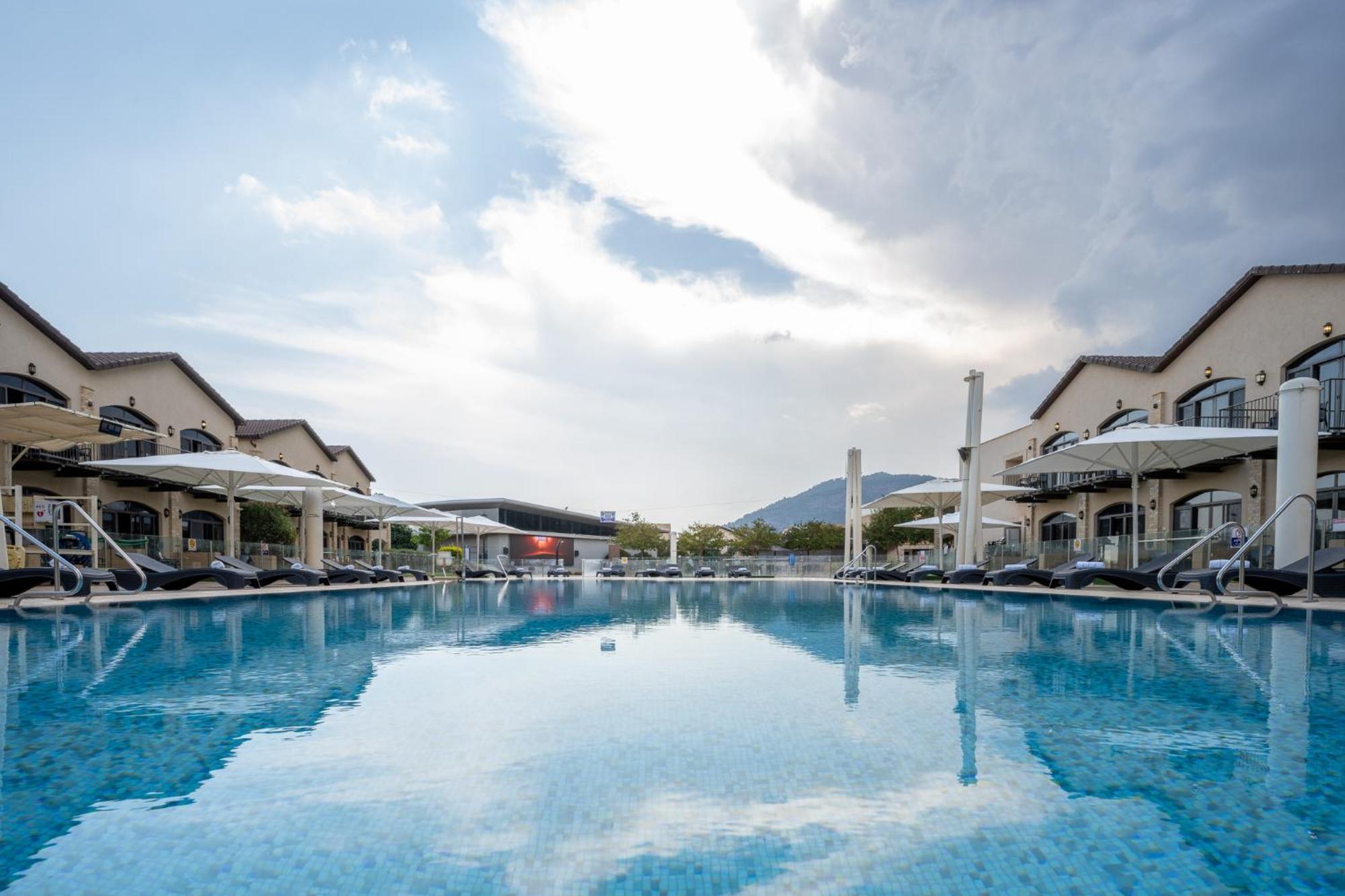 Galilion Hotel Yesod Hamaala Exterior photo